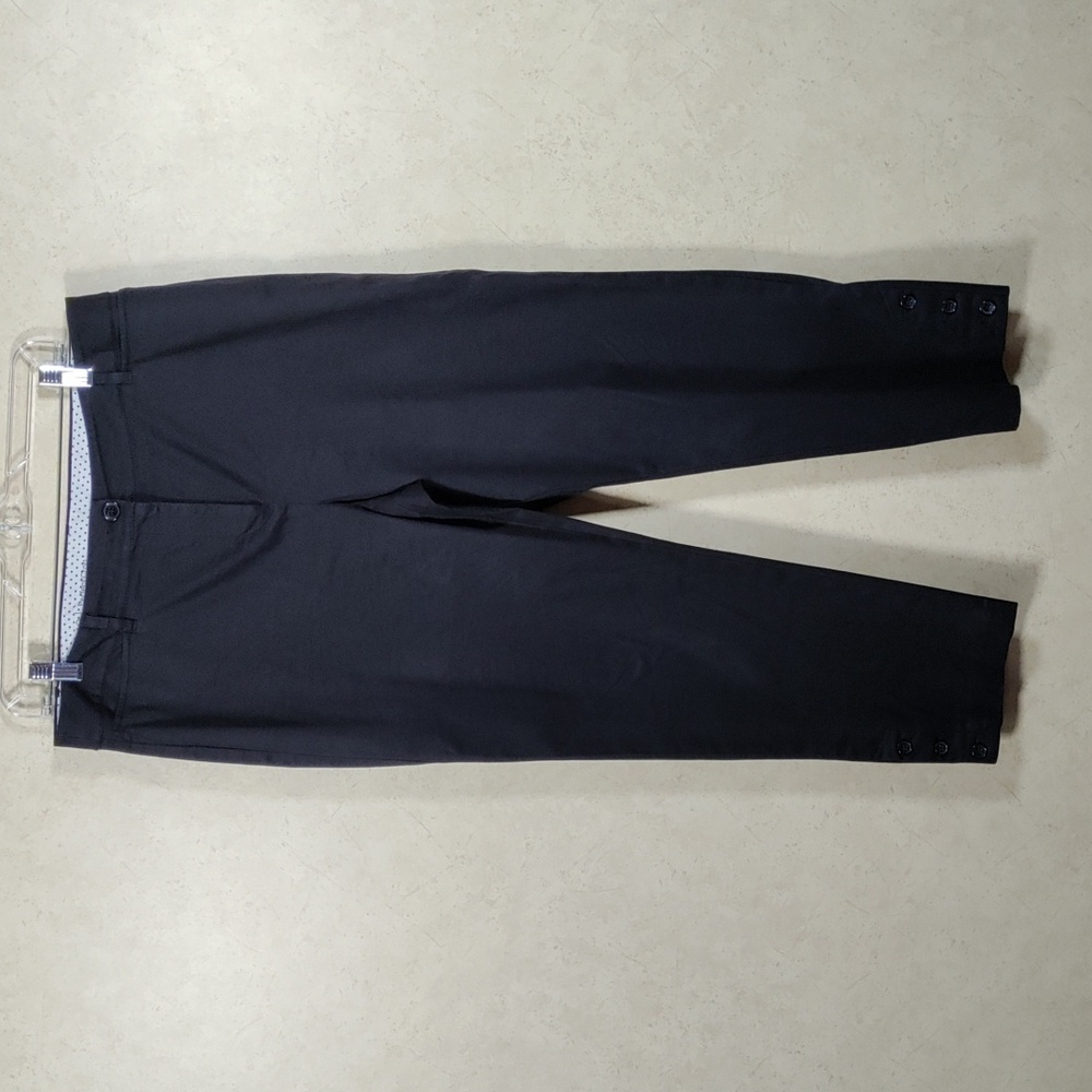 E188 Talbots black cotton twill "Perfect Crop" pants 10